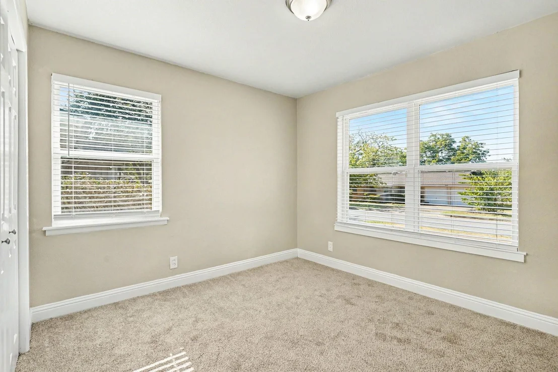 Photo of 6705 Yosemite Drive