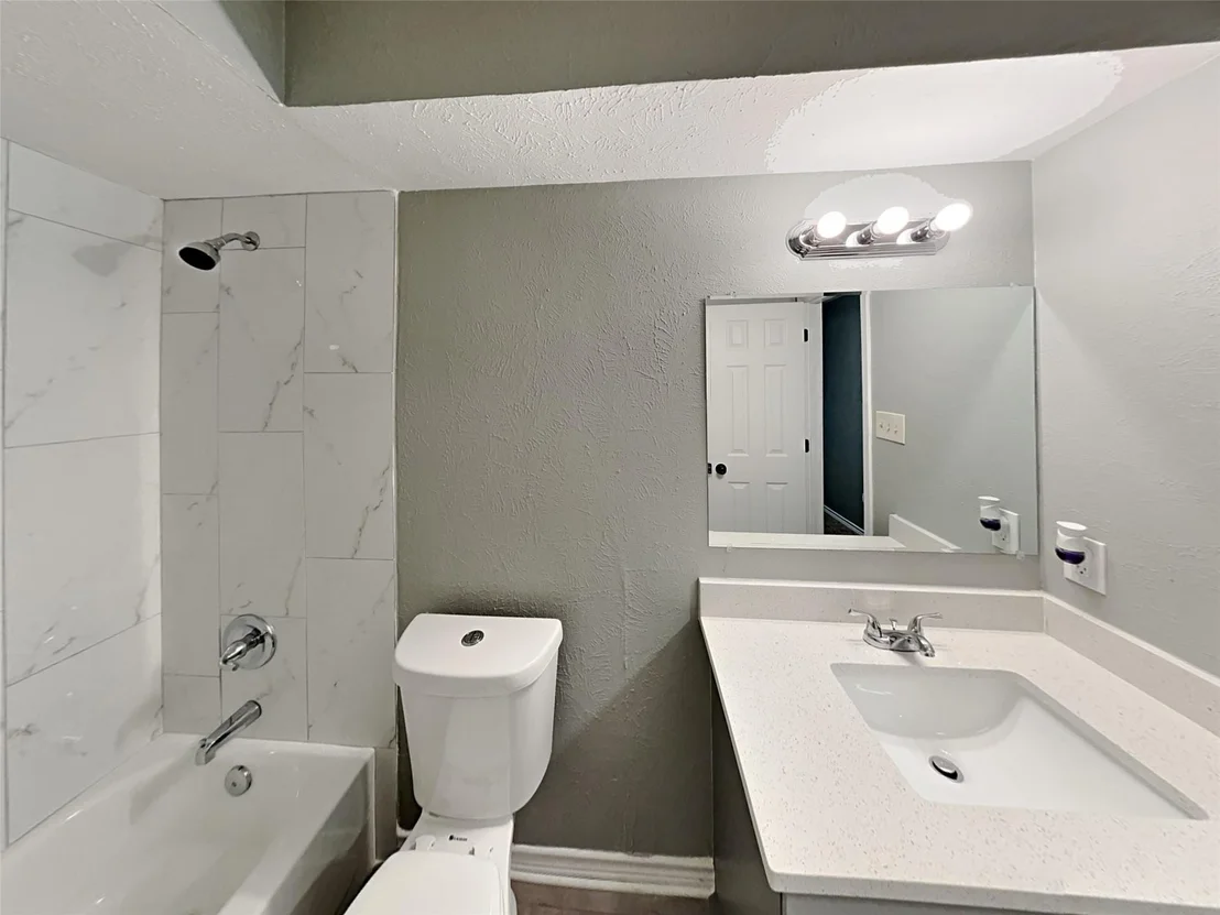 Photo of 702 Redbud Drive