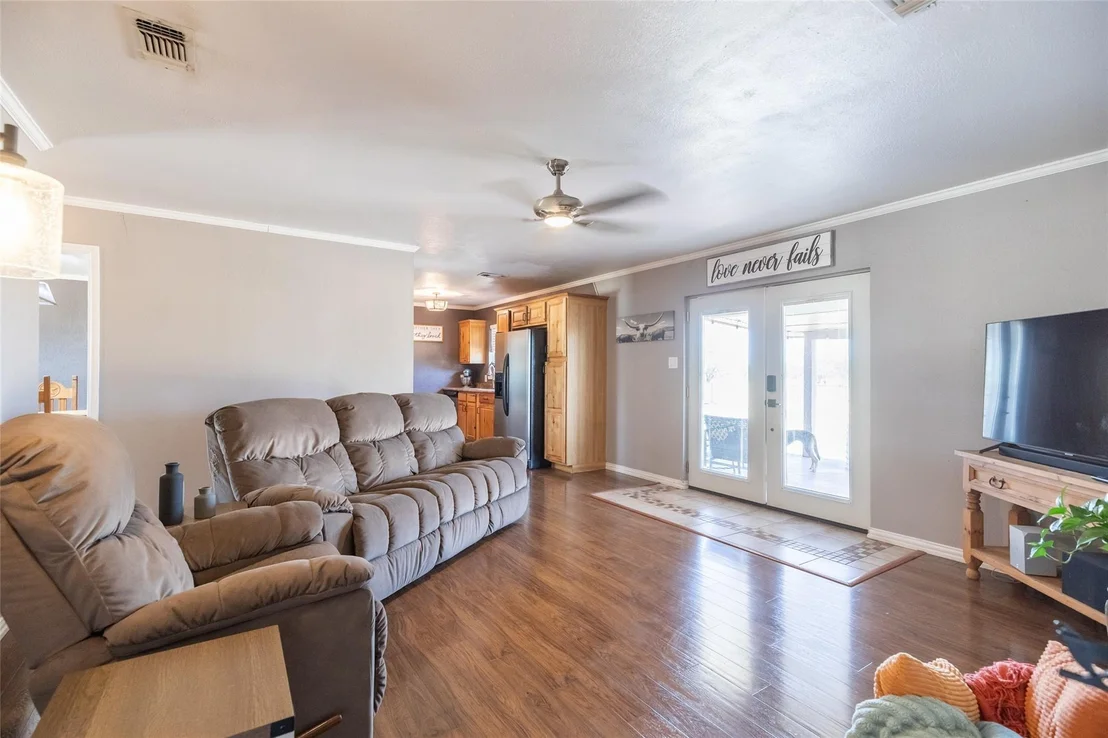 Photo of 1948 Elmdale Road S