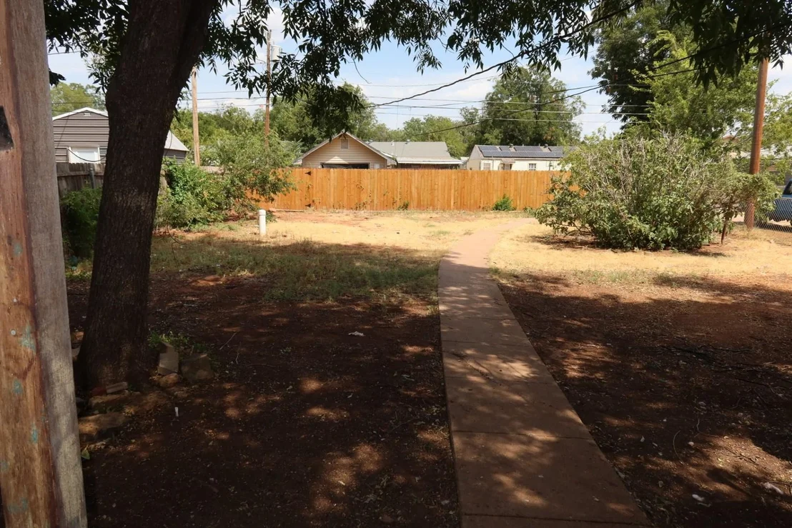 Photo of 1633 Shelton Street