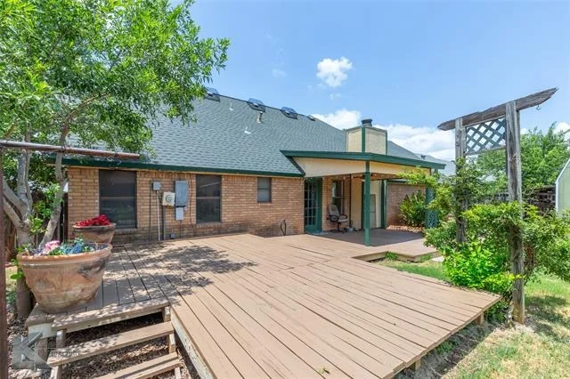 Photo of 809 Chanticleers Lane