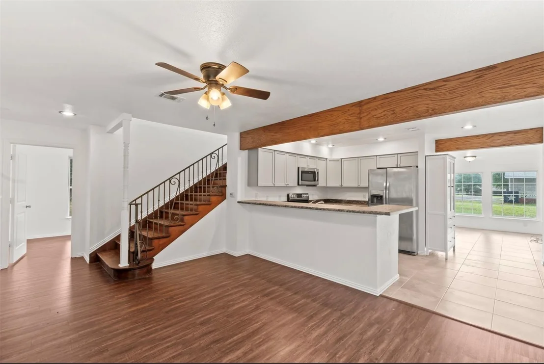 Photo of 921 Bradleys Bend