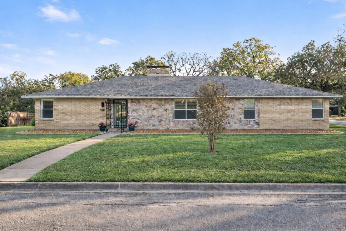 Photo of 1202 Hopkins Drive