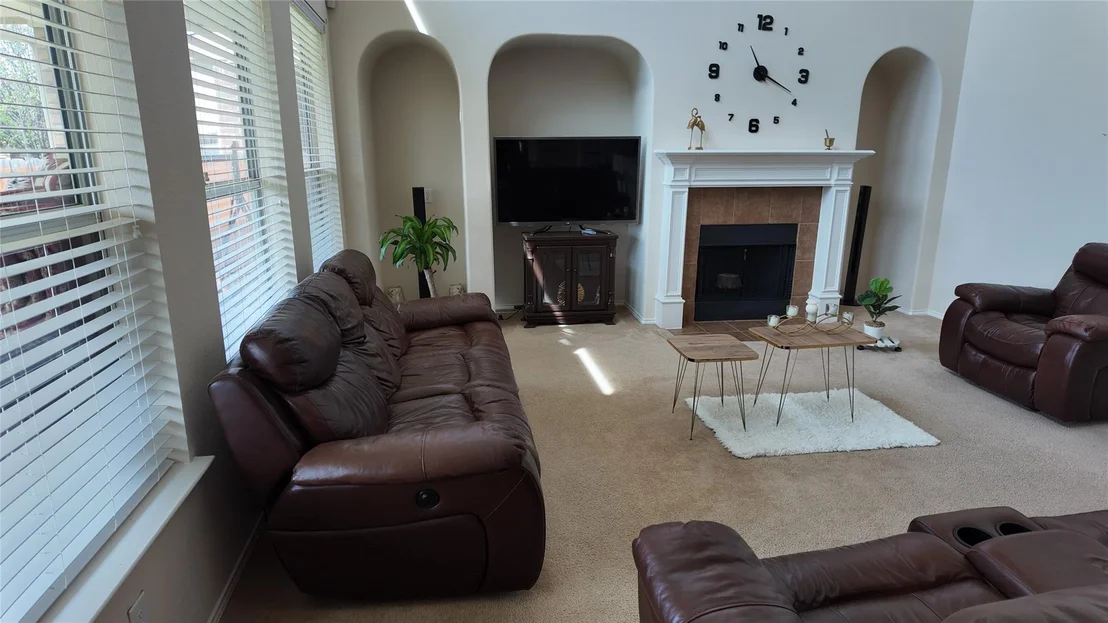 Photo of 421 Roundrock Lane