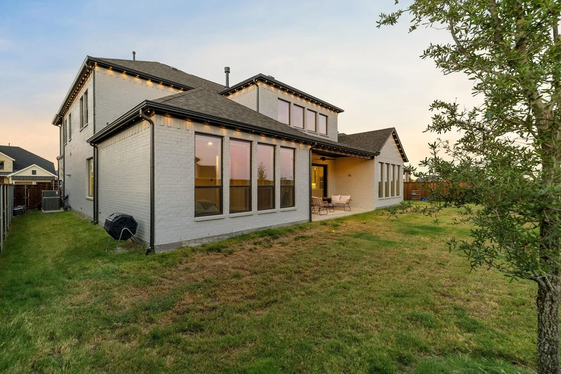 Photo of 2421 Heathrow Lane