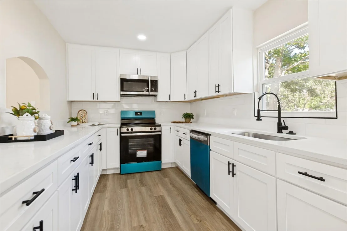 Photo of 1605 Meadowbrook Drive