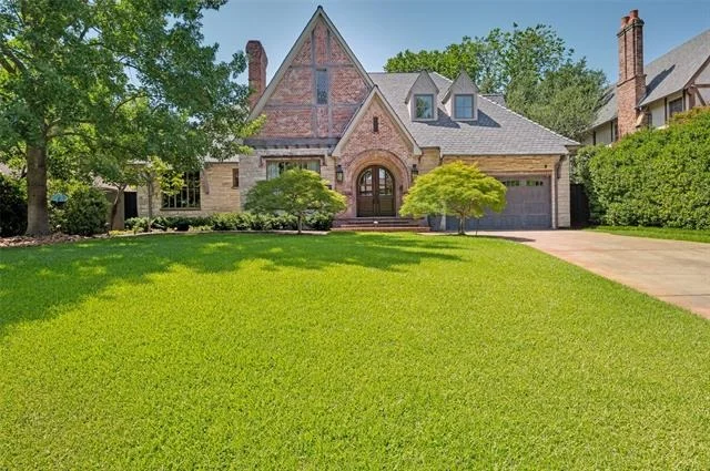 Photo of 5638 Greenbrier Drive