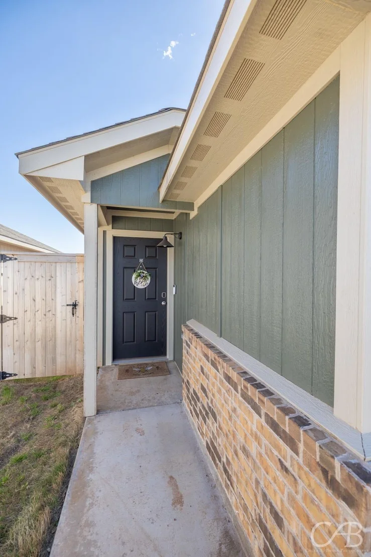 Photo of 7910 Vineyard Drive