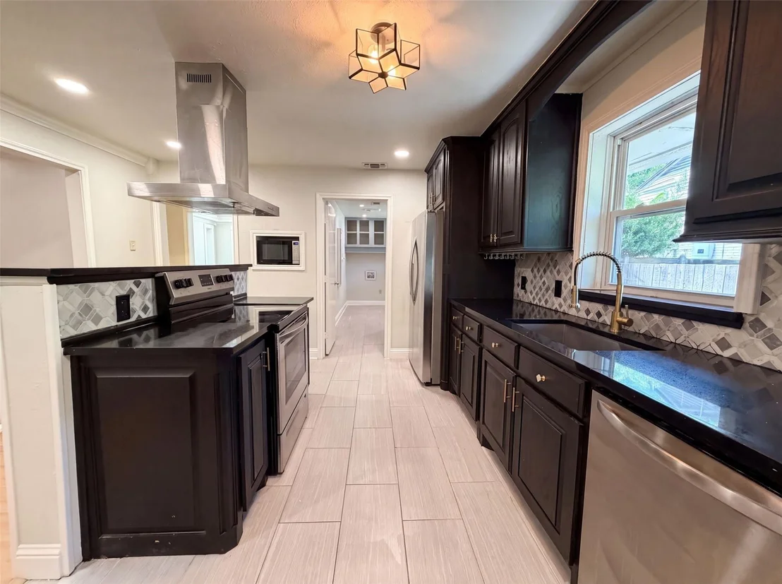 Photo of 3423 Willow Crest Lane