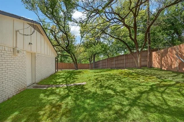 Photo of 614 Lakeside Drive Drive