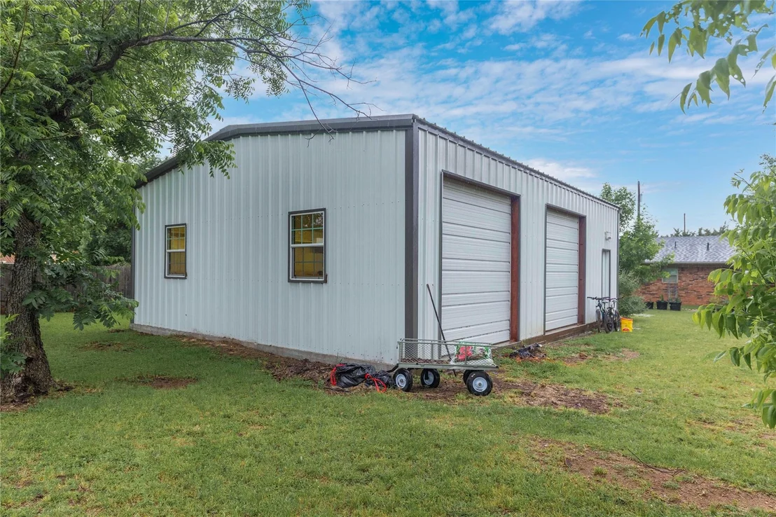 Photo of 205 longhorn dr