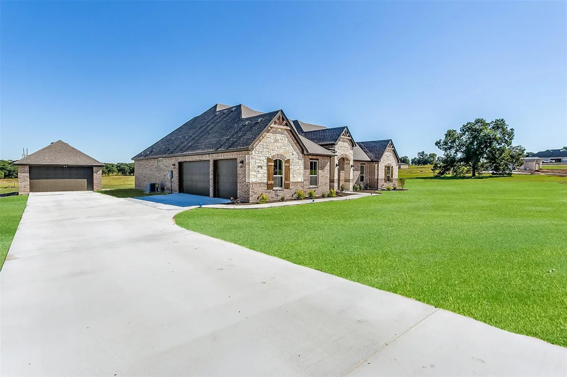 Photo of 1014 Gonzollas Road