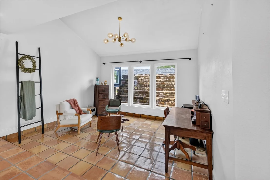 Photo of 31 Rancho Drive N
