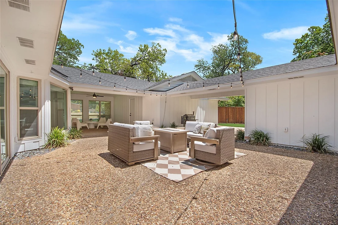 Photo of 1049 Forest Grove Drive