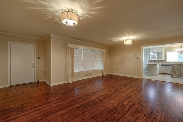 Photo of 817 Rivercrest Drive