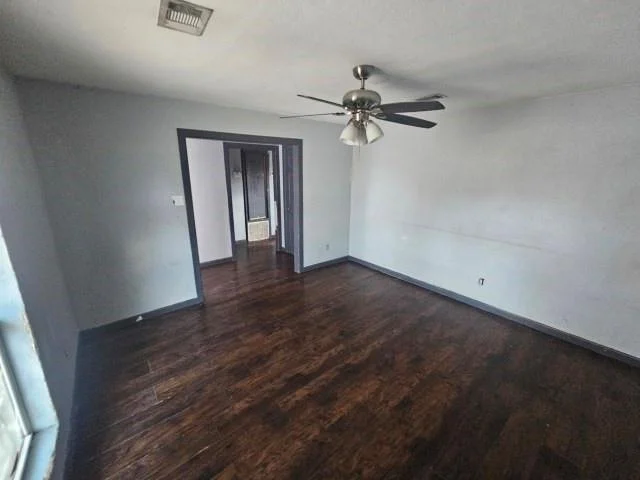 Photo of 644 W Ligustrum Boulevard
