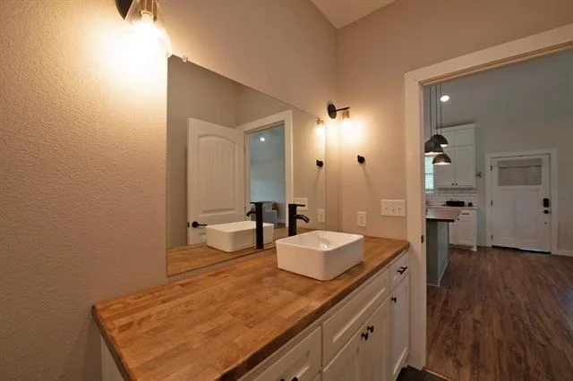 Photo of 6612 Eastview Drive
