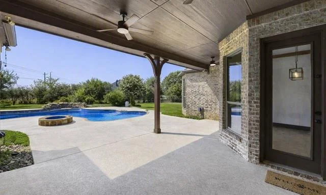 Photo of 1501 Willow Tree Drive