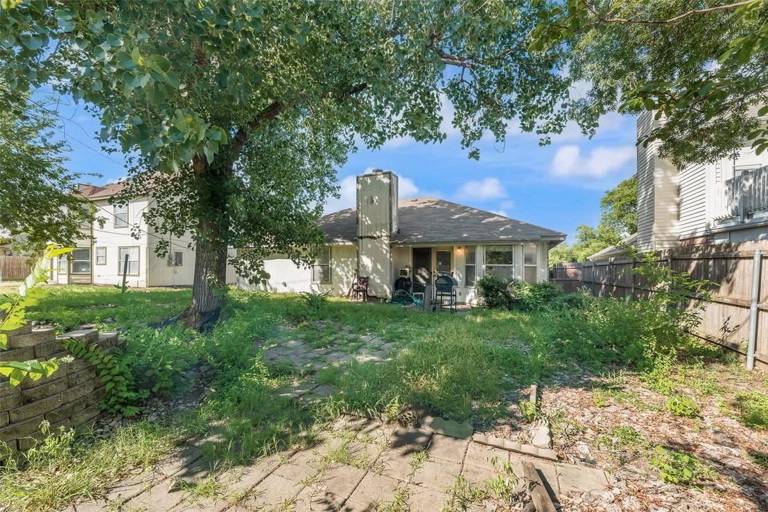 Photo of 6010 Maple Leaf Drive
