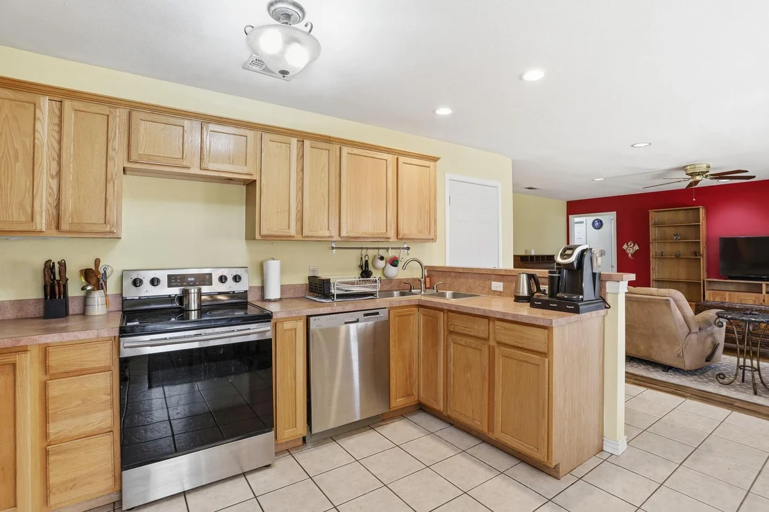 Photo of 921 Calder Street