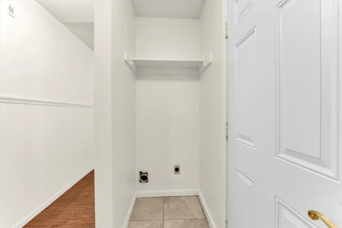 Photo of 4626 Lexington Street