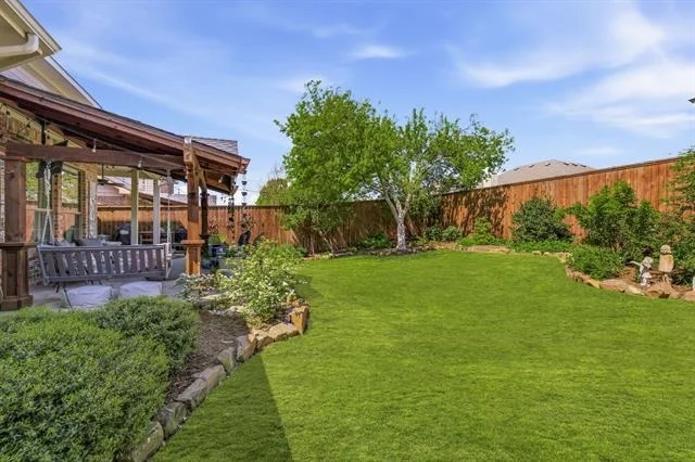 Photo of 404 Fairway Bluff Drive