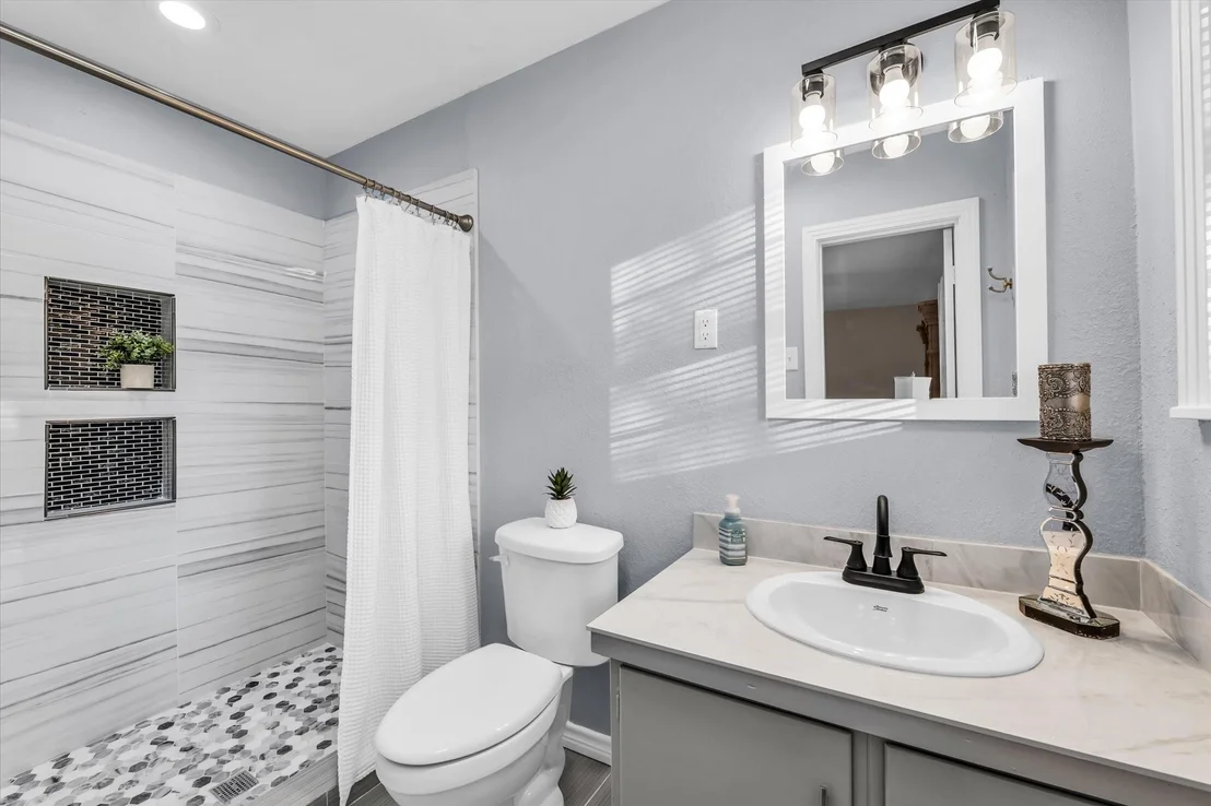 Photo of 605 Catalina Drive
