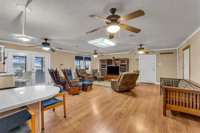 Photo of 1064 Warren Road