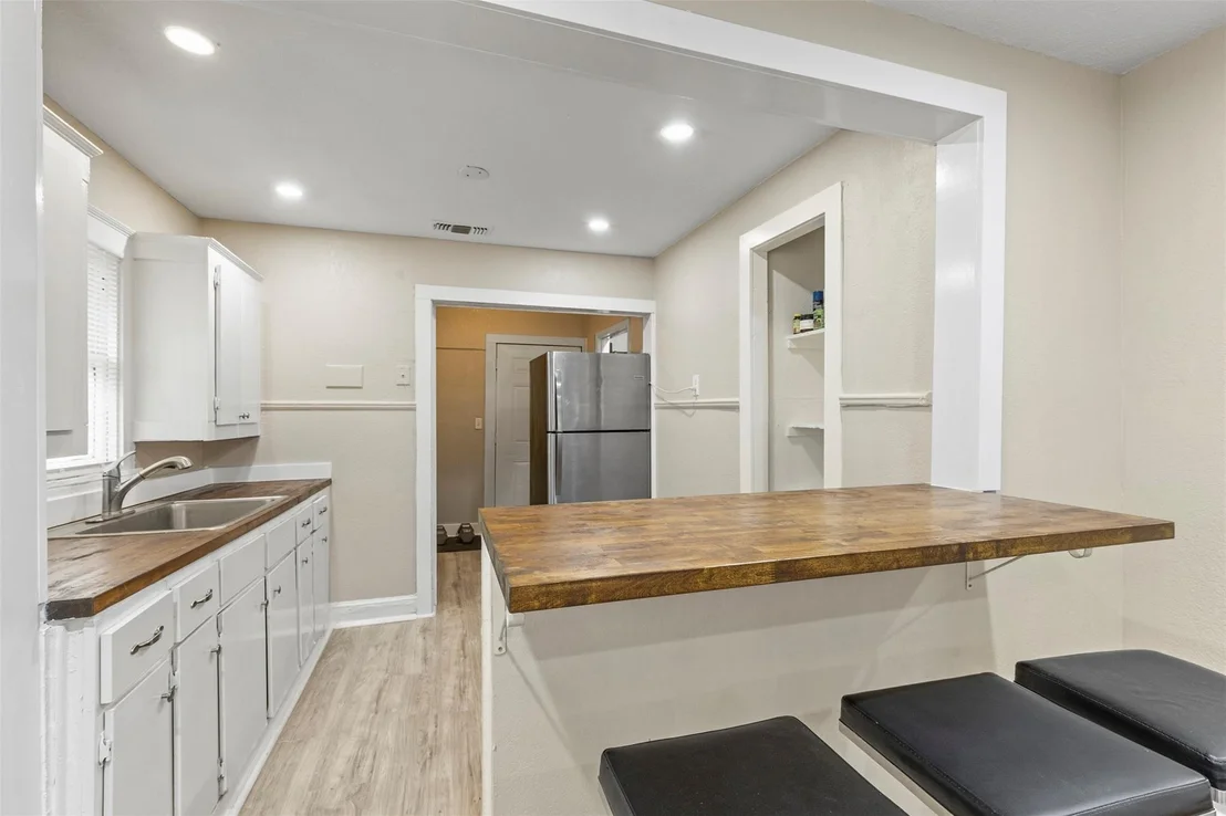 Photo of 3227 Spring Avenue