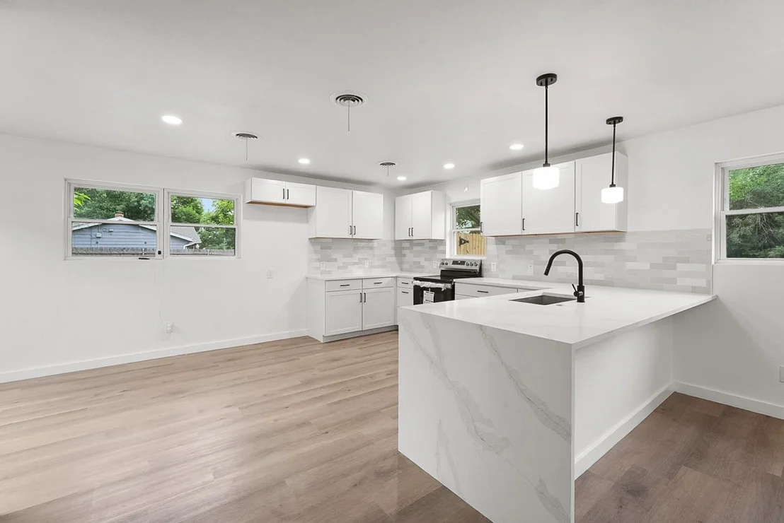 Photo of 861 Woodcrest Drive