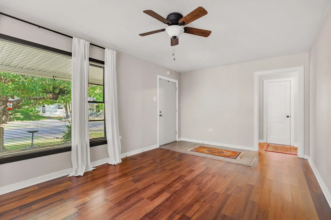 Photo of 2921 Summer Avenue