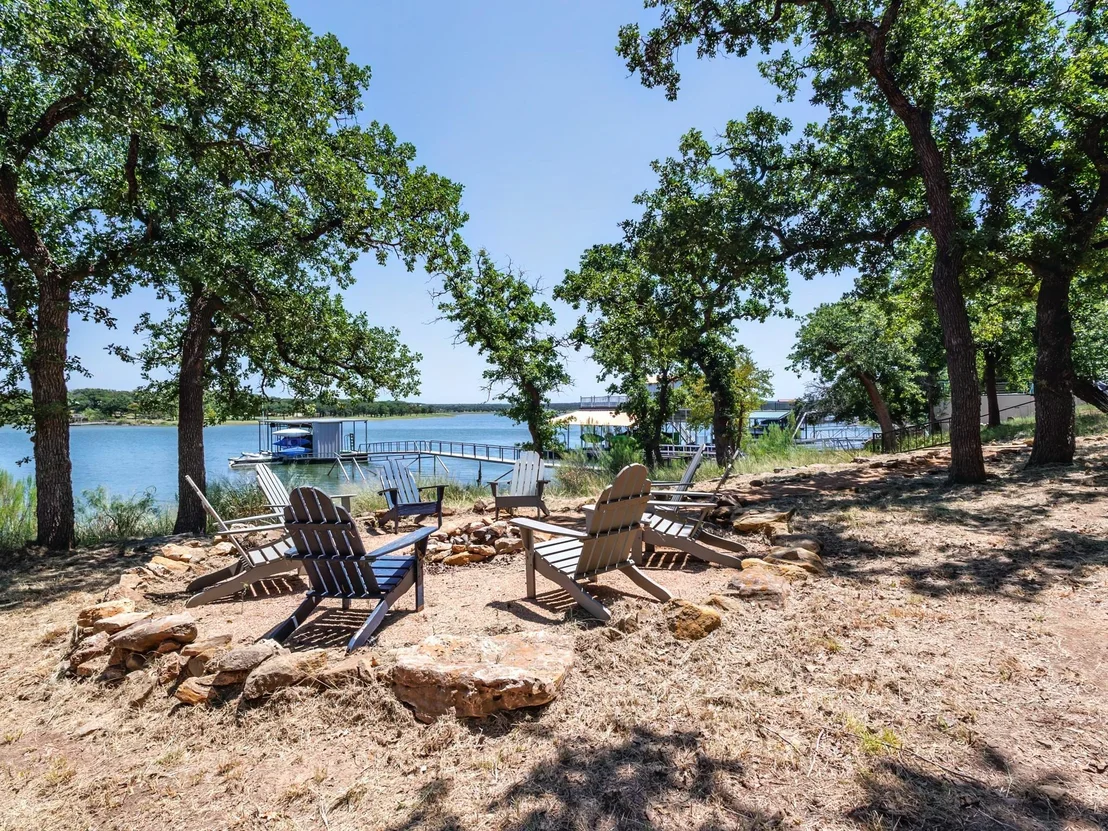 Photo of 660 Oak Point Drive