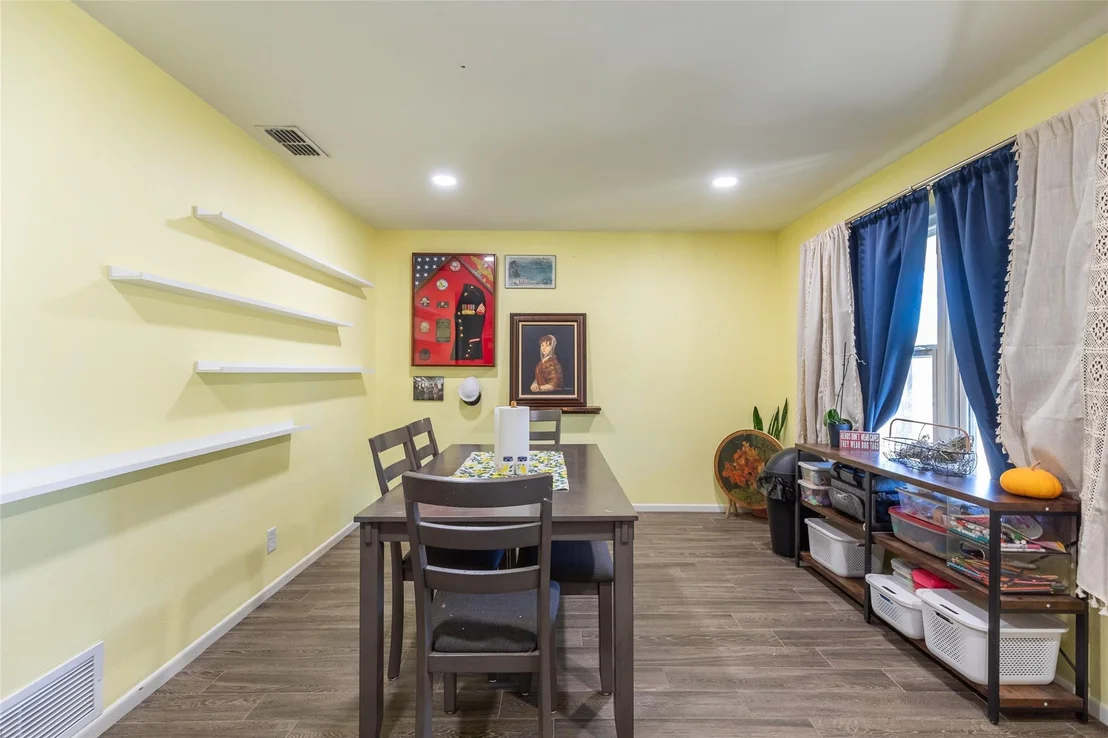 Photo of 720 GLENDALE Drive
