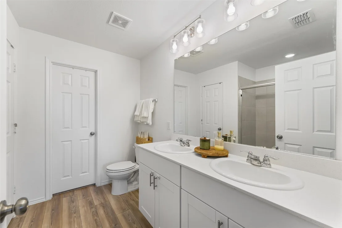 Photo of 2065 Henrietta Drive