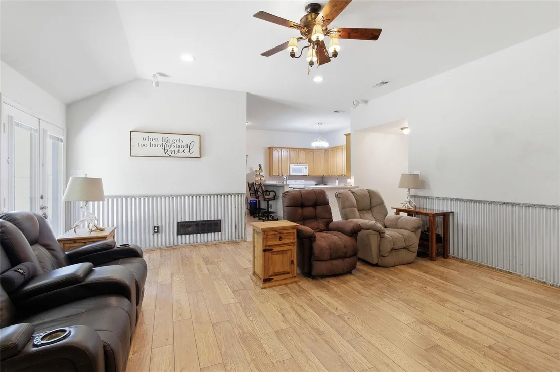 Photo of 2725 County Road 494