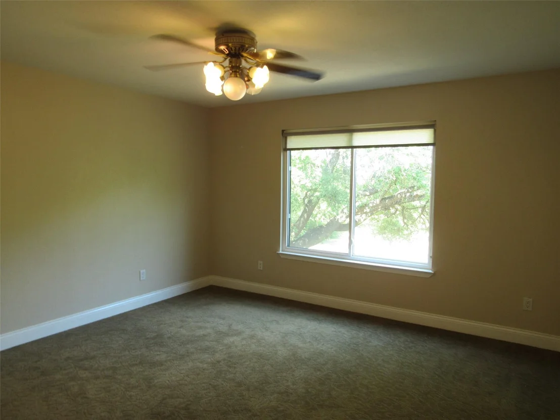 Photo of 626 Friendly Oaks Drive