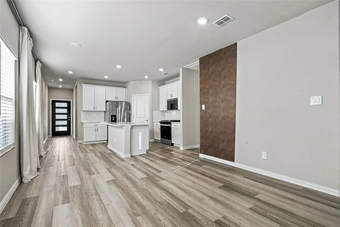 Photo of 113 Greenbriar Drive