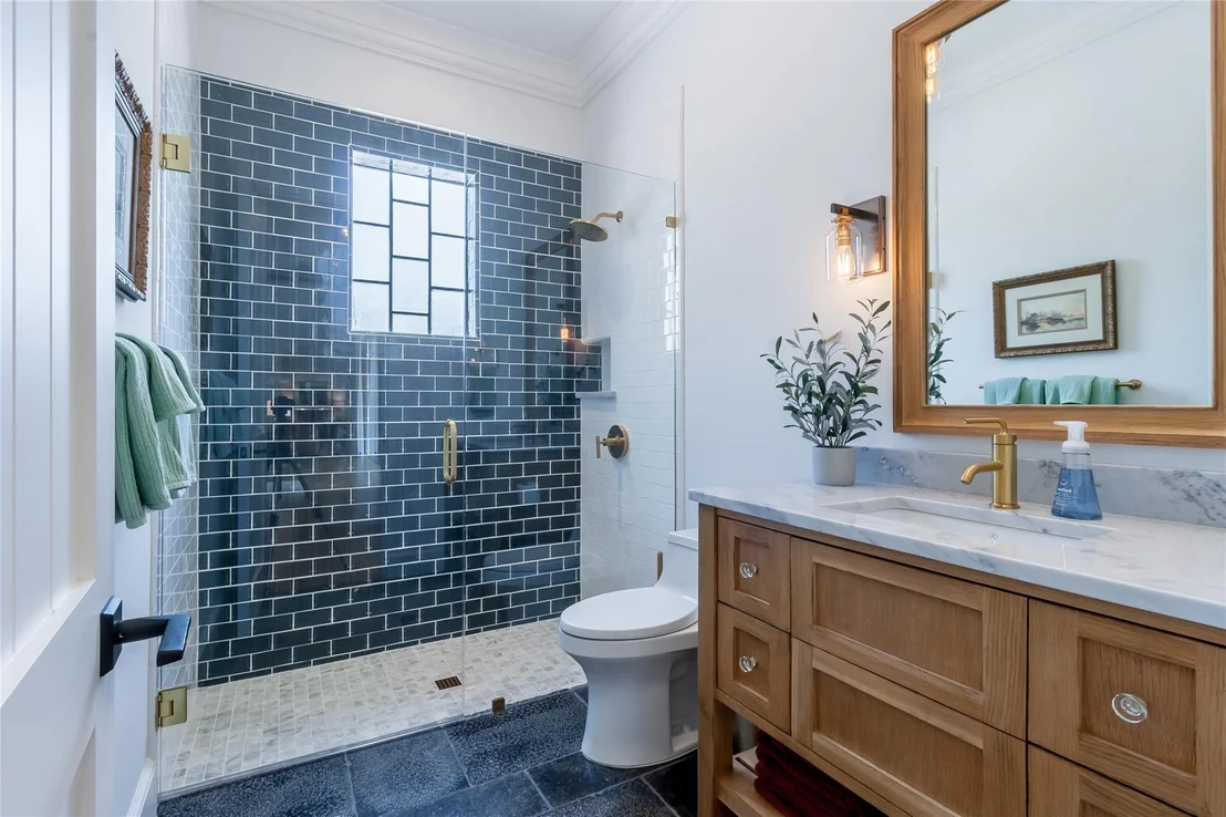 Photo of 341 Devon Drive