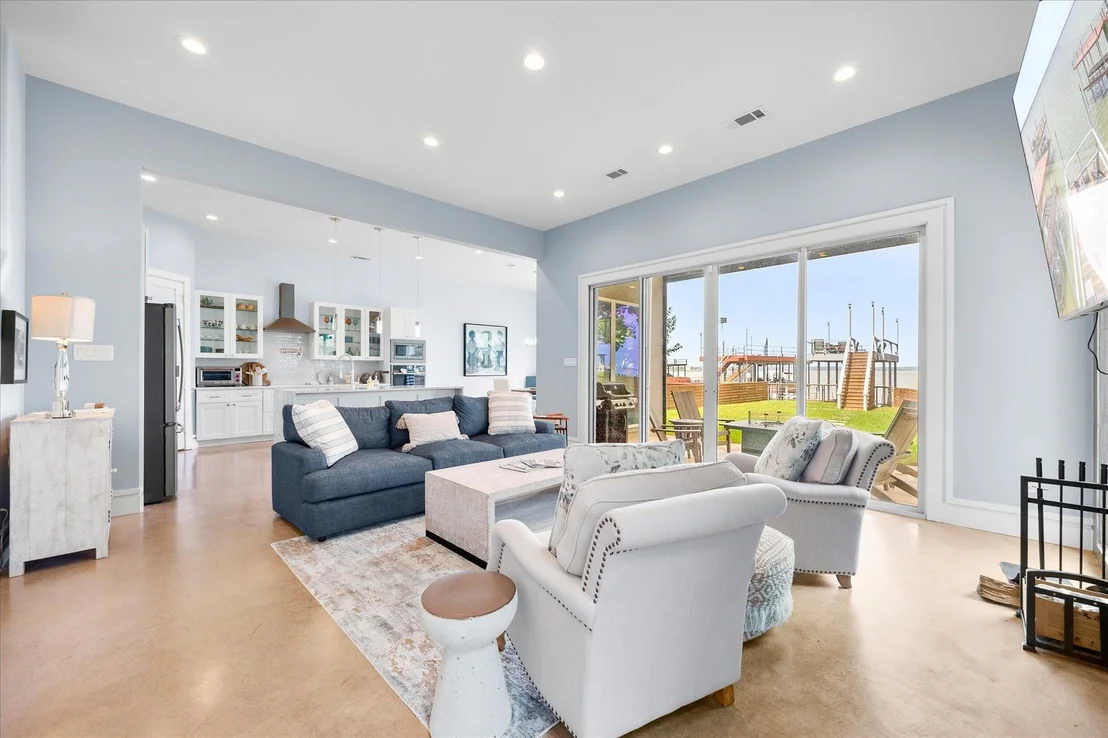 Photo of 130 Harbor Drive