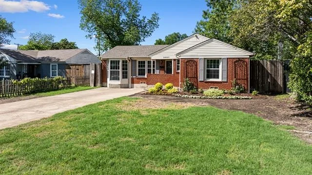 Photo of 2427 Centerville Road