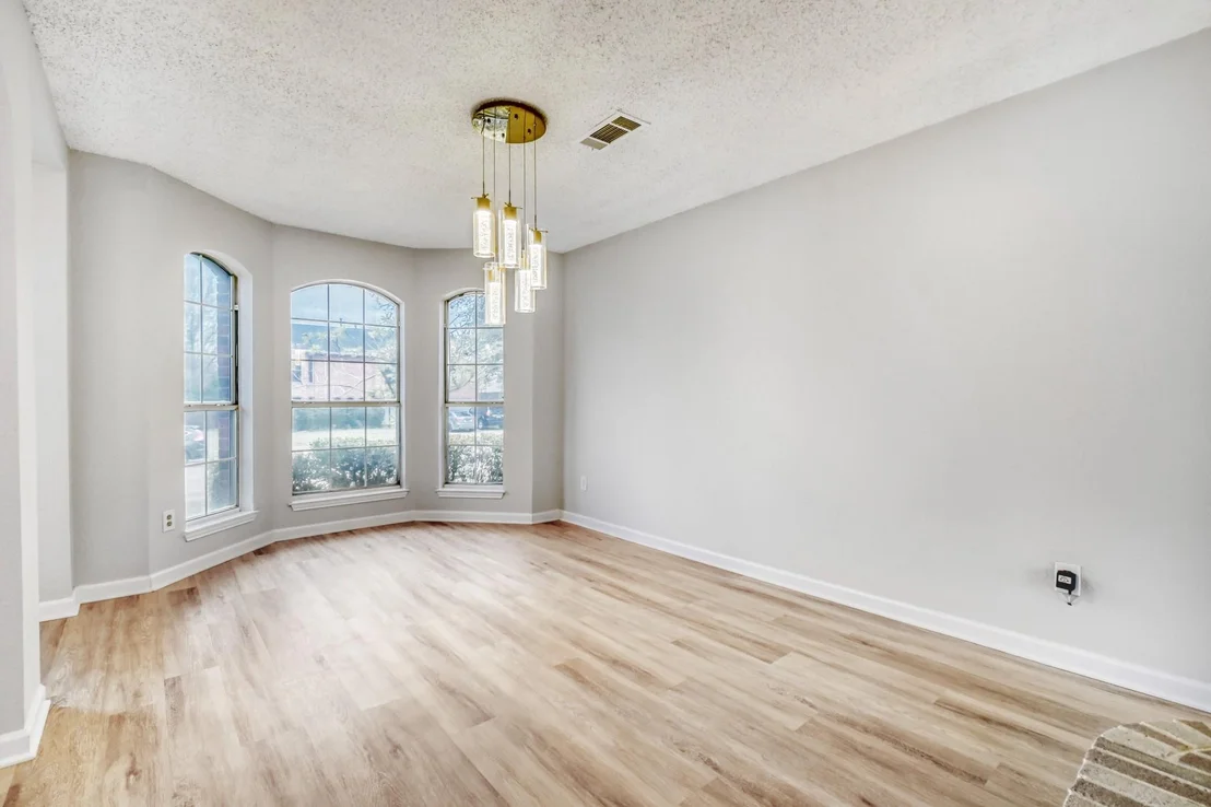 Photo of 2112 Meadowview Drive