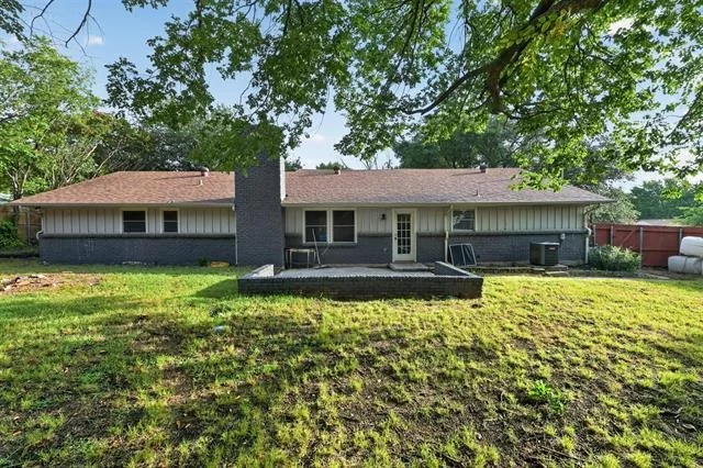 Photo of 2403 Robin Circle