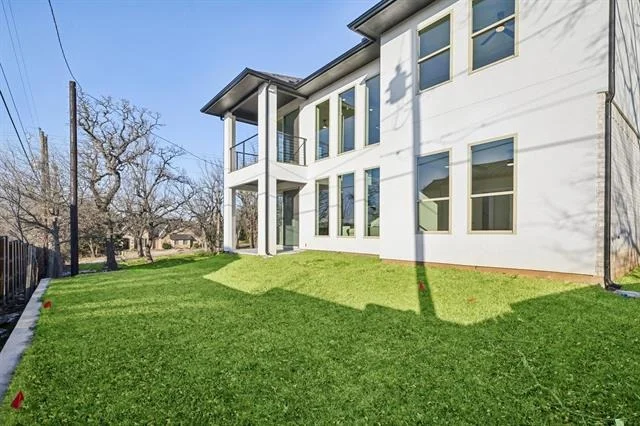 Photo of 1704 Highland Drive W