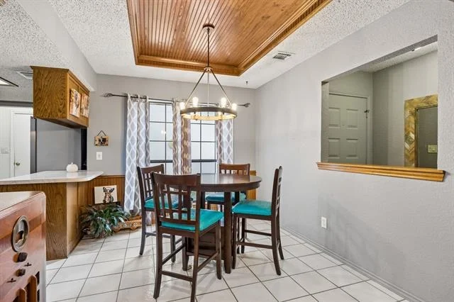 Photo of 301 Southlake Drive
