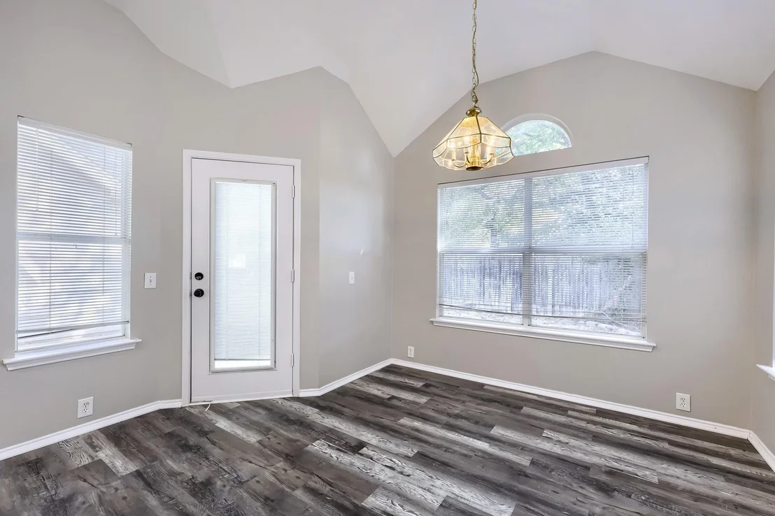 Photo of 605 Oakbrook Drive
