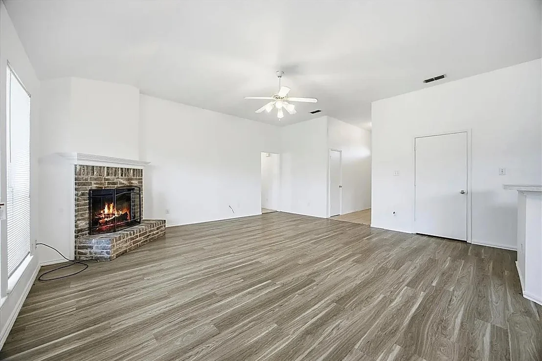 Photo of 334 River Oaks Lane