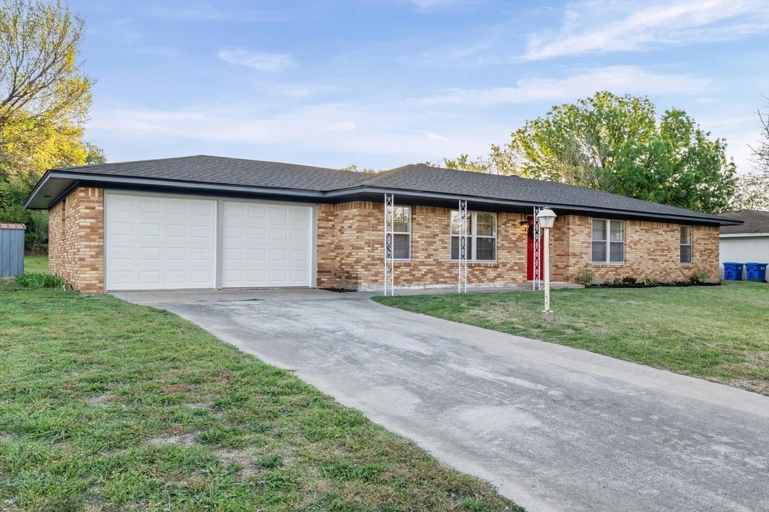 Photo of 605 Catalina Drive