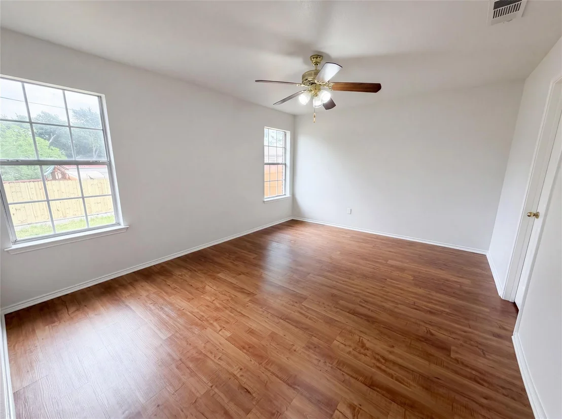 Photo of 5432 Nuthatch Street