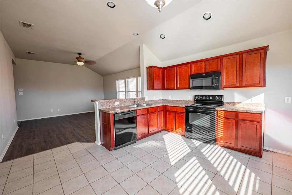 Photo of 1837 Walnut Way
