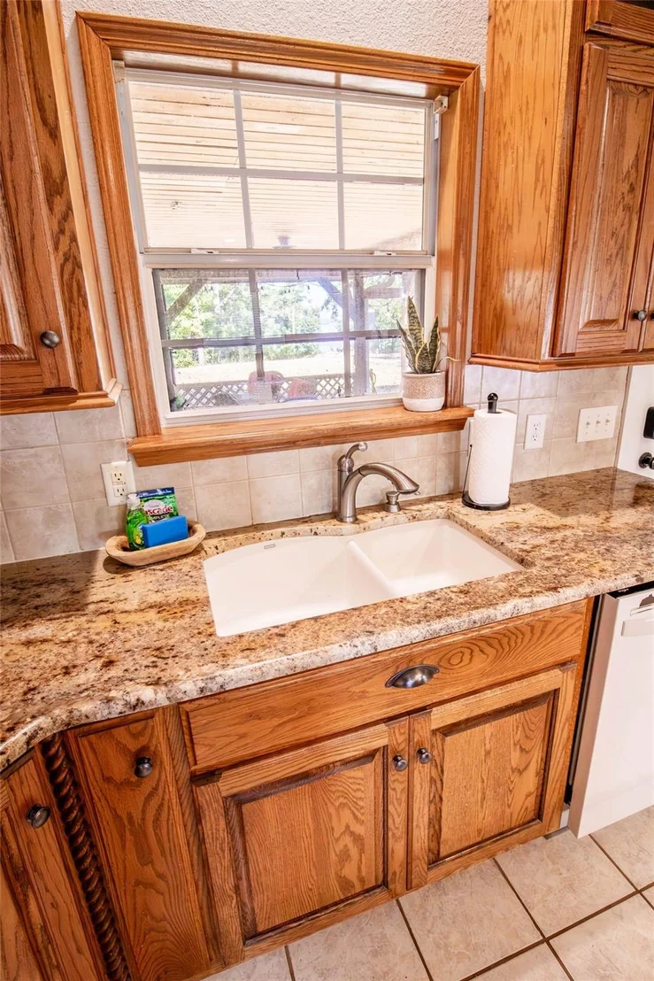 Photo of 237 Lakeview Circle